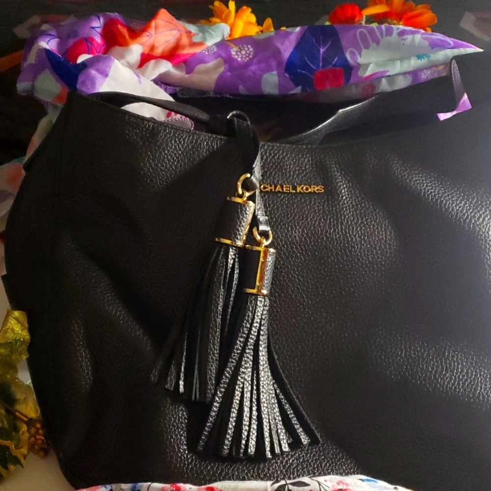 Mk purse - Picture 1 of 6